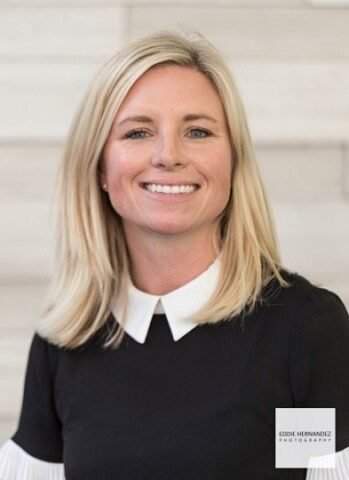 Outdoor Business Headshot, Female, Linkedin Photo San Francisco Outdoor Business Headshot, Female, Linkedin Photo Example, Woman's Executive Portrait Pose