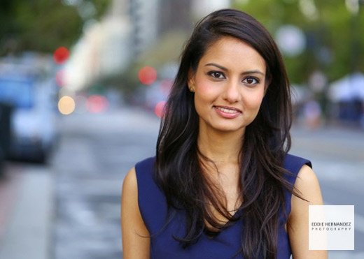 Outdoor Urban Business Professional Headshot, Female Portrait Pose, Idea, Creative, Palo Alto, Stanford, Silicon Valley, MBA