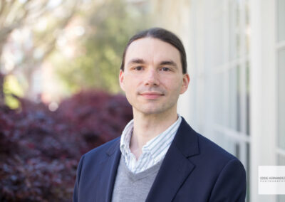 Therapist Headshot, San Francsico (taken outdoors), Linkedin Professional Portrait