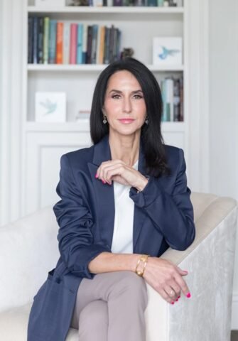 JZ-Eddie-Hernandez-Photography-Lifestyle_Photo-01 San Francisco Bay Area Therapist Headshot In-Office